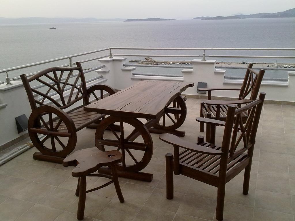 Aegean Wave - Faros Aparthotel Loutraki  ภายนอก รูปภาพ