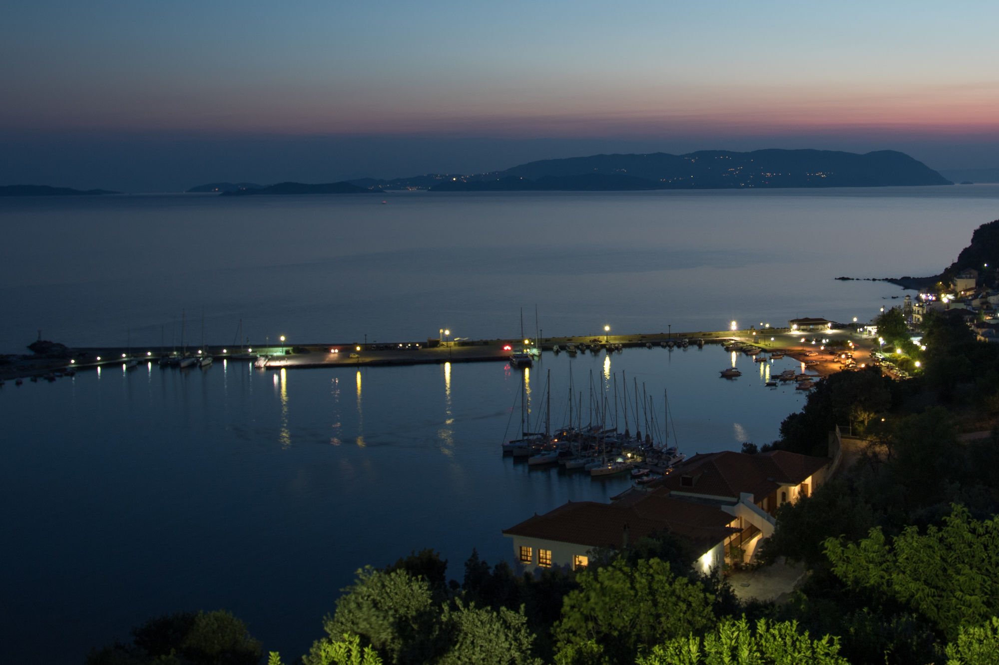 Aegean Wave - Faros Aparthotel Loutraki  ภายนอก รูปภาพ