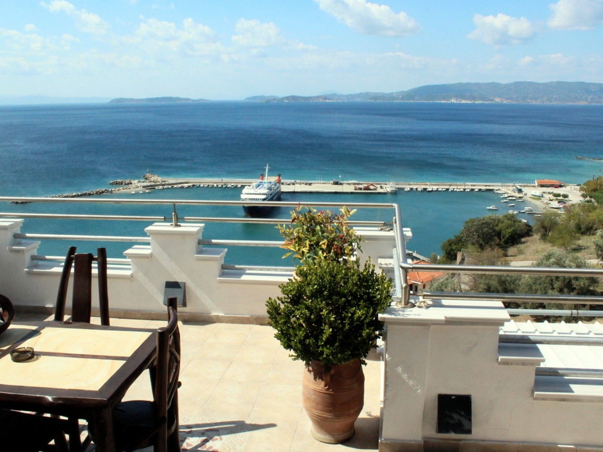 Aegean Wave - Faros Aparthotel Loutraki  ภายนอก รูปภาพ